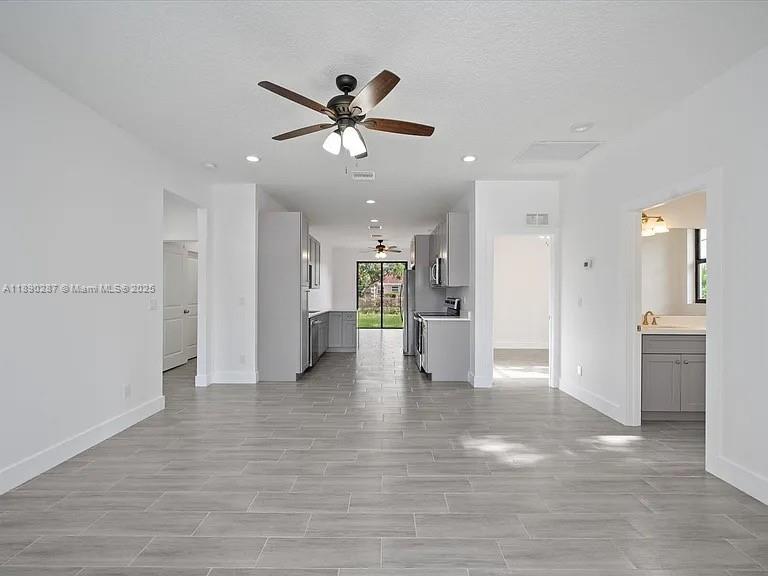 INLET GROVE - Residential