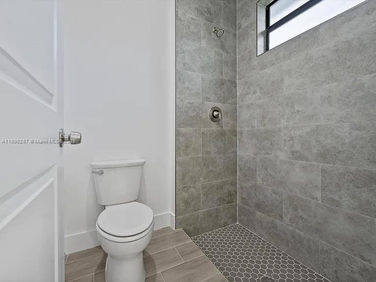 INLET GROVE - Residential
