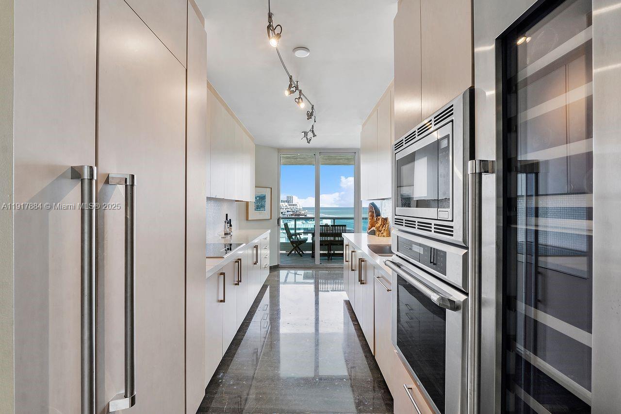 CAPOBELLA CONDO - Residential