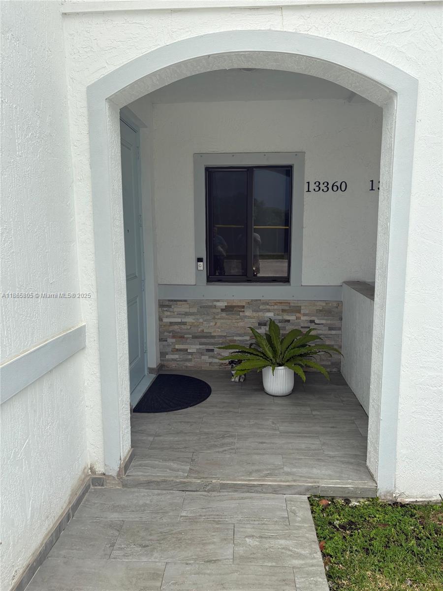 TROPICAL BREEZE TOWNHOUSE - Residential