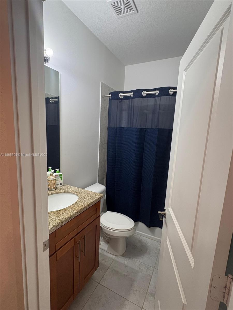 TROPICAL BREEZE TOWNHOUSE - Residential