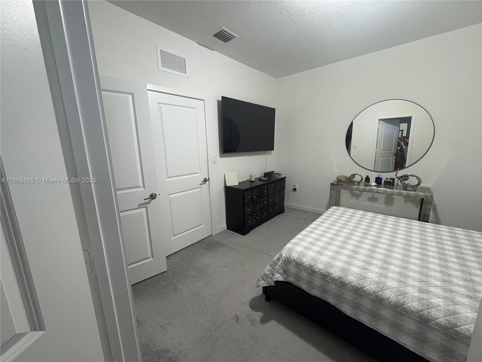 TROPICAL BREEZE TOWNHOUSE - Residential