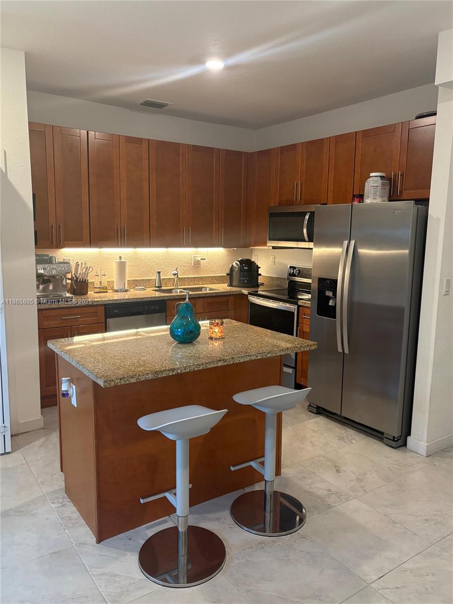 TROPICAL BREEZE TOWNHOUSE - Residential