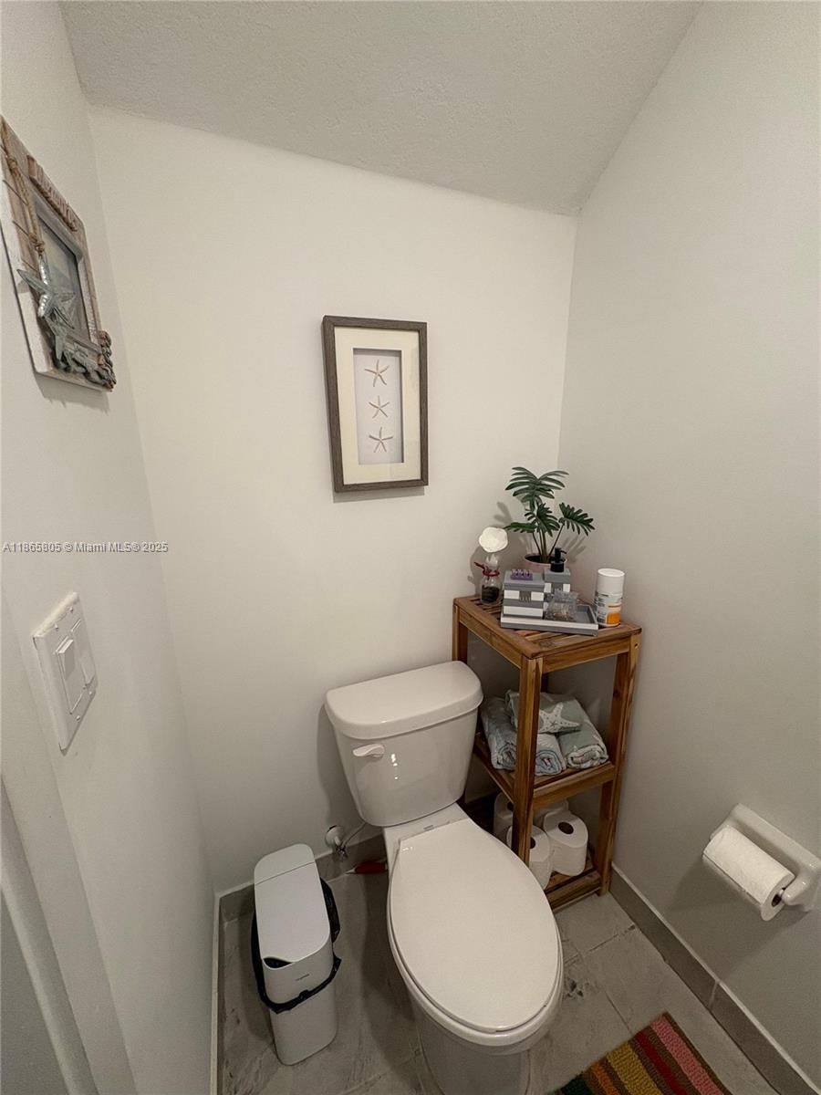 TROPICAL BREEZE TOWNHOUSE - Residential