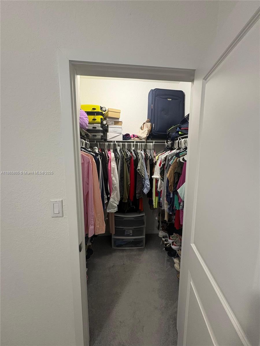 TROPICAL BREEZE TOWNHOUSE - Residential