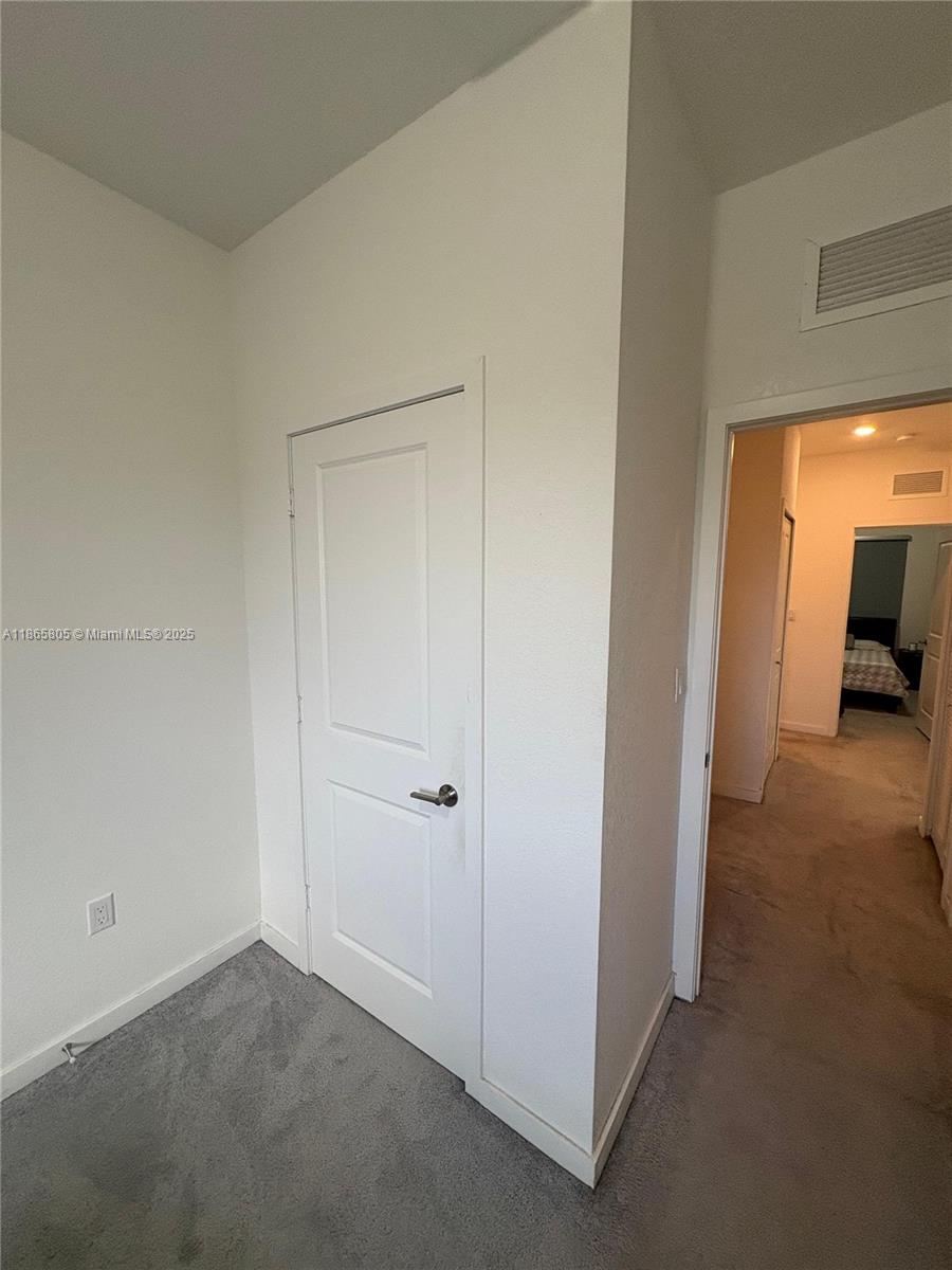 TROPICAL BREEZE TOWNHOUSE - Residential