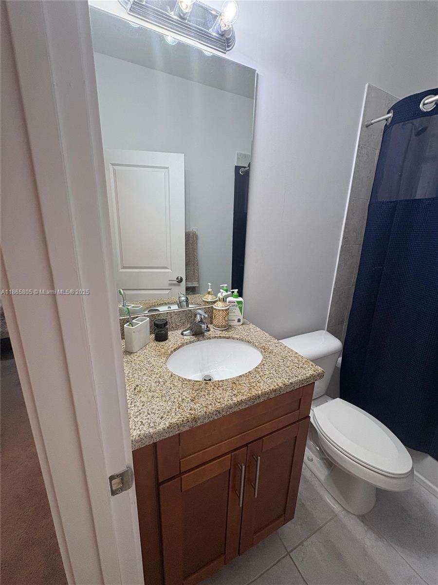 TROPICAL BREEZE TOWNHOUSE - Residential