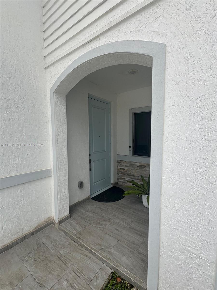 TROPICAL BREEZE TOWNHOUSE - Residential