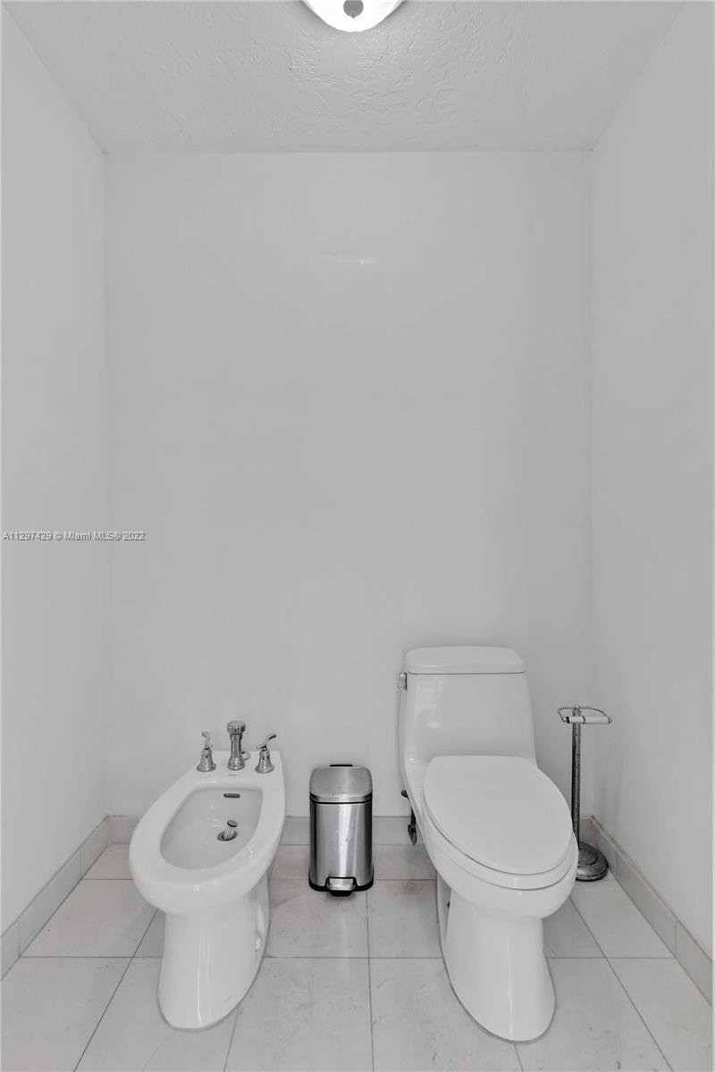 CORAL GABLES RIVIERA SEC - Residential