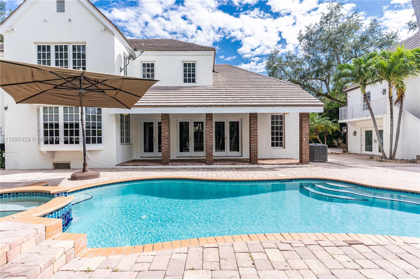 CORAL GABLES RIVIERA SEC - Residential