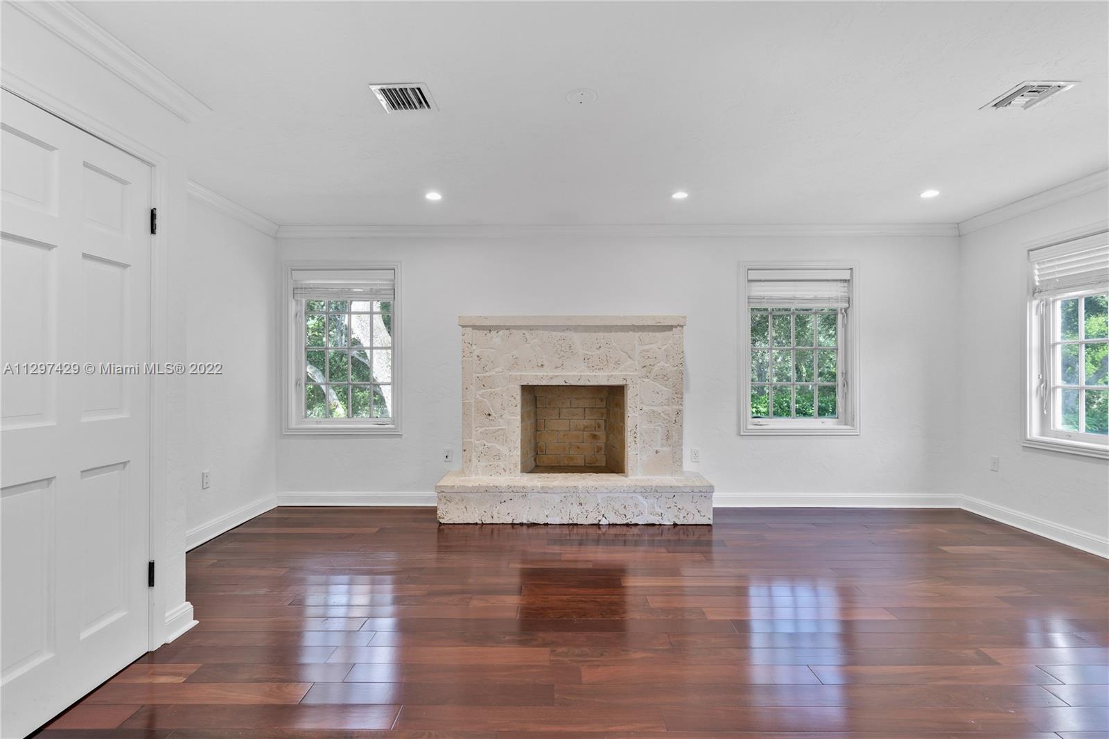 CORAL GABLES RIVIERA SEC - Residential