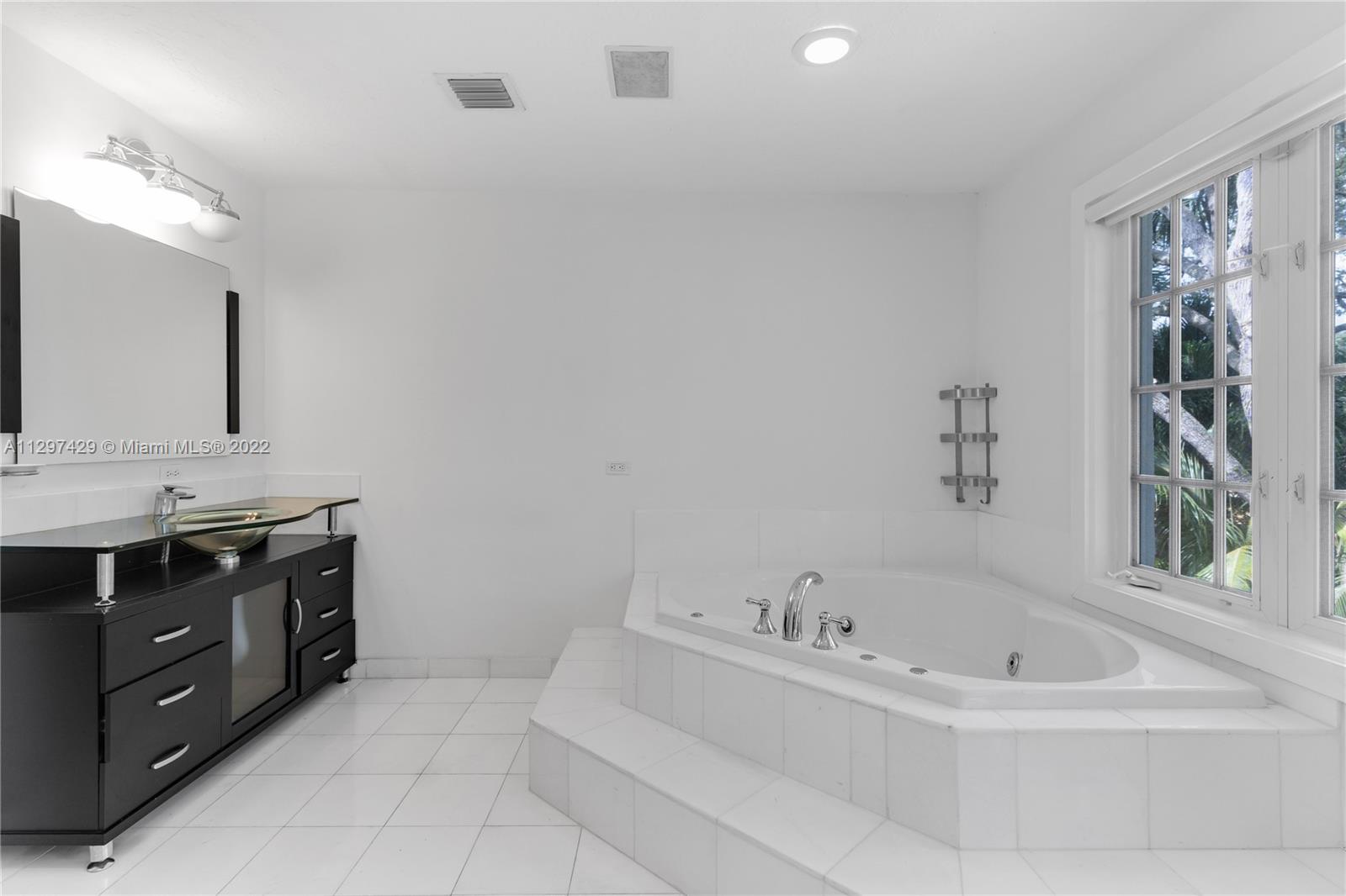 CORAL GABLES RIVIERA SEC - Residential