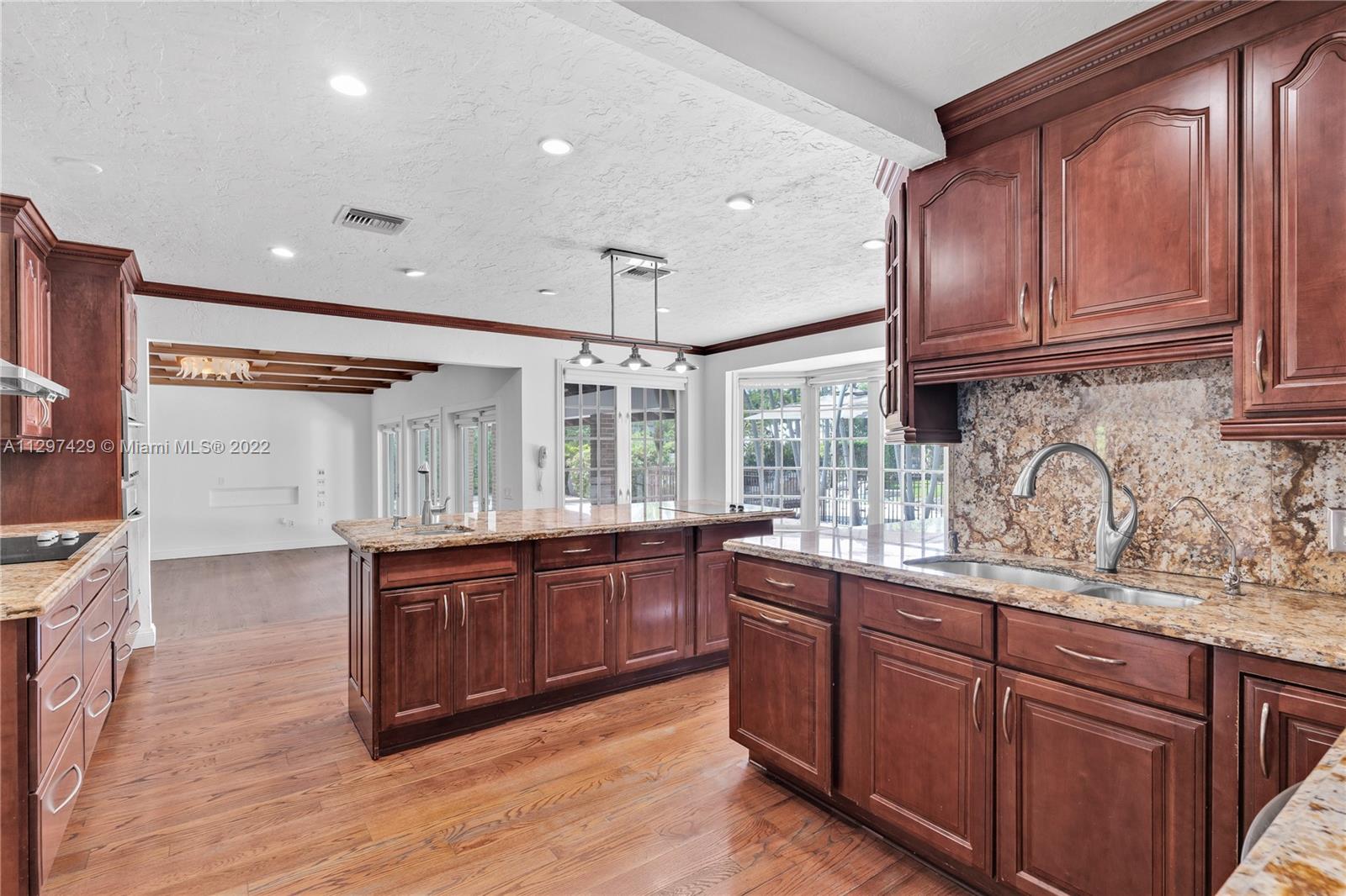 CORAL GABLES RIVIERA SEC - Residential