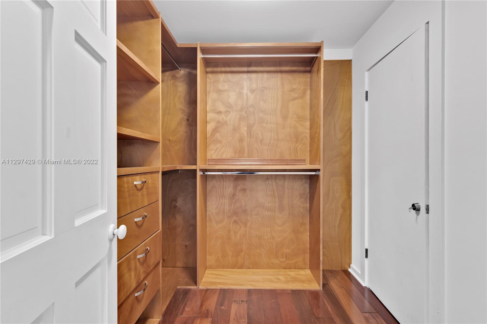 CORAL GABLES RIVIERA SEC - Residential