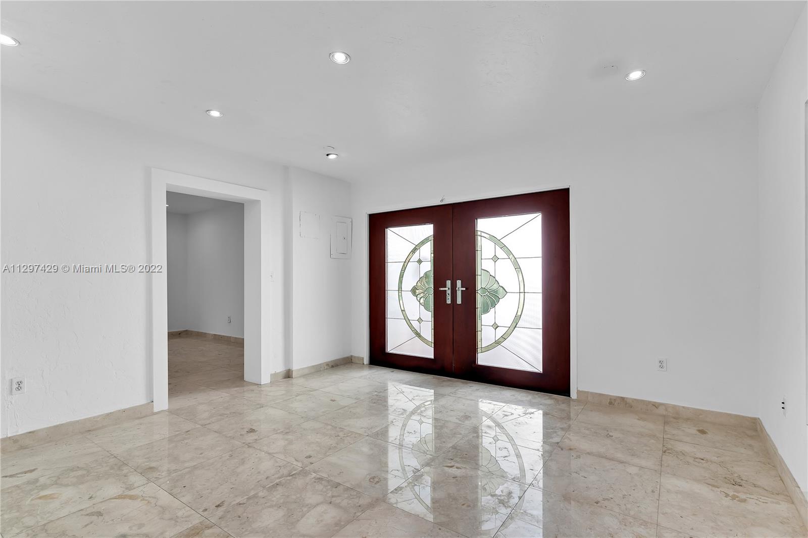 CORAL GABLES RIVIERA SEC - Residential