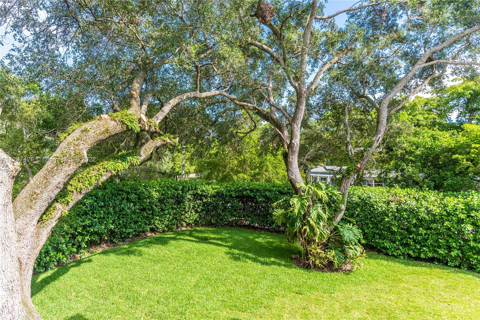 CORAL GABLES RIVIERA SEC - Residential