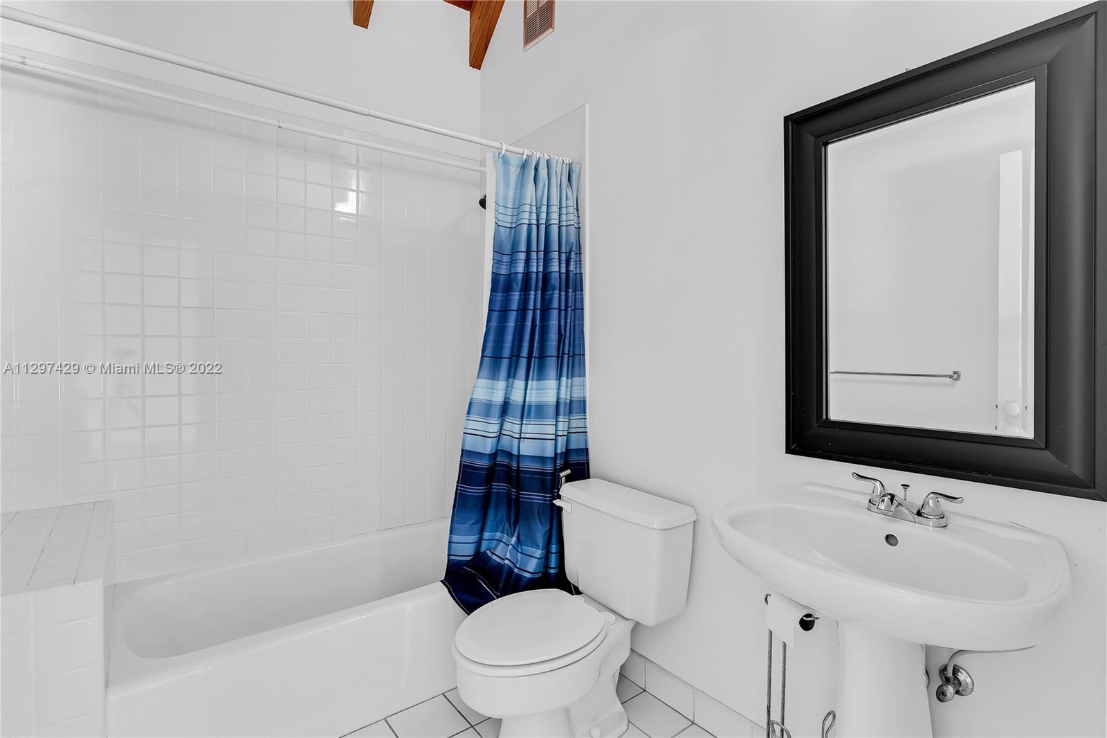 CORAL GABLES RIVIERA SEC - Residential