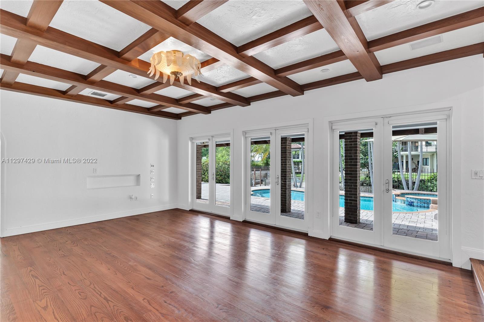 CORAL GABLES RIVIERA SEC - Residential