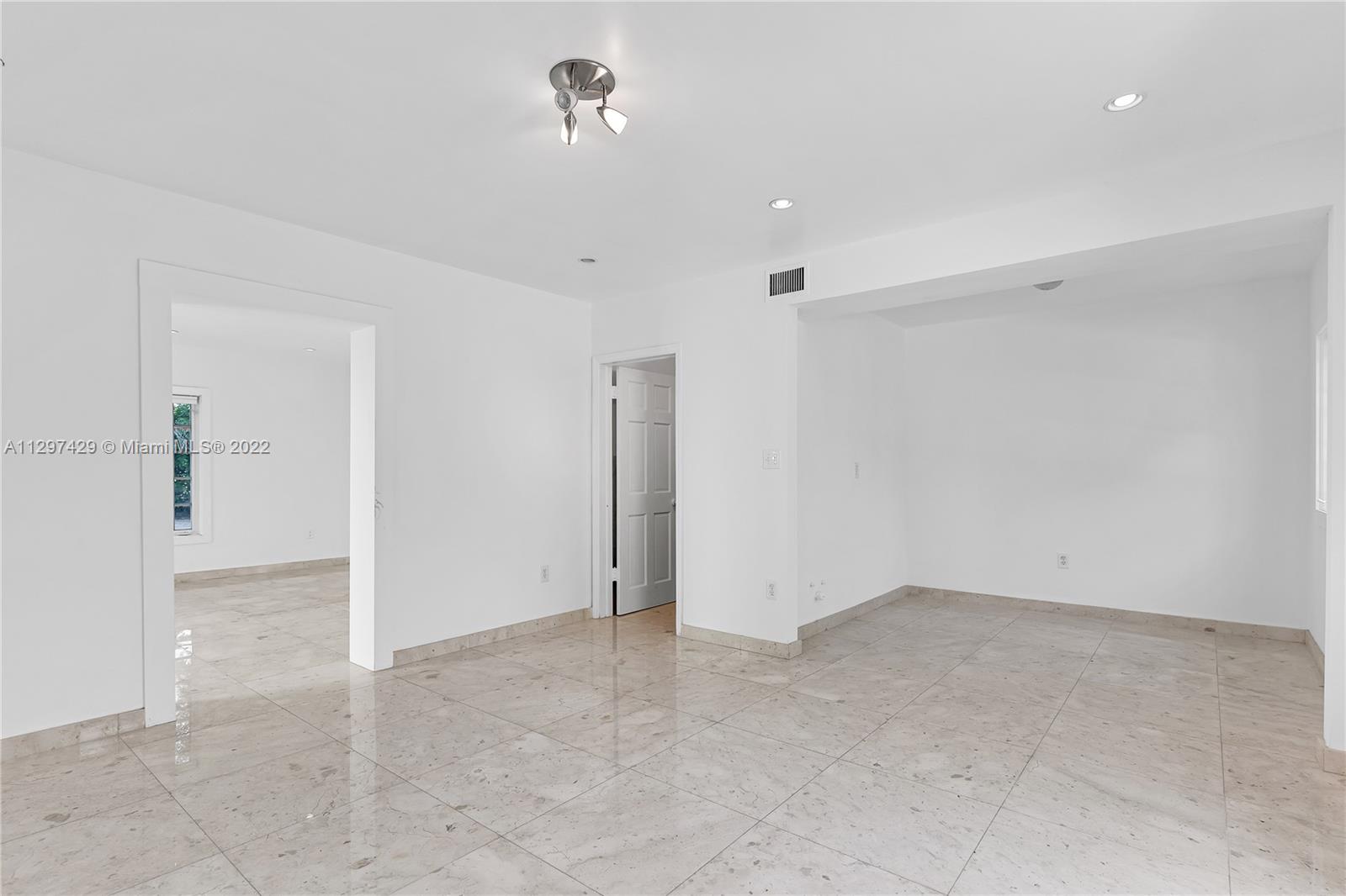 CORAL GABLES RIVIERA SEC - Residential