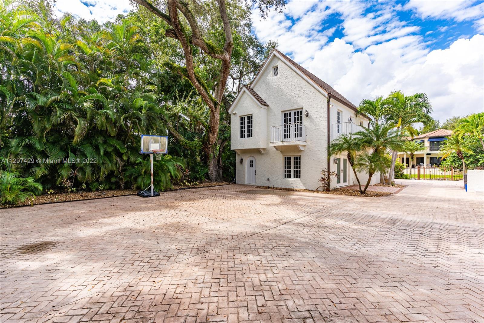 CORAL GABLES RIVIERA SEC - Residential