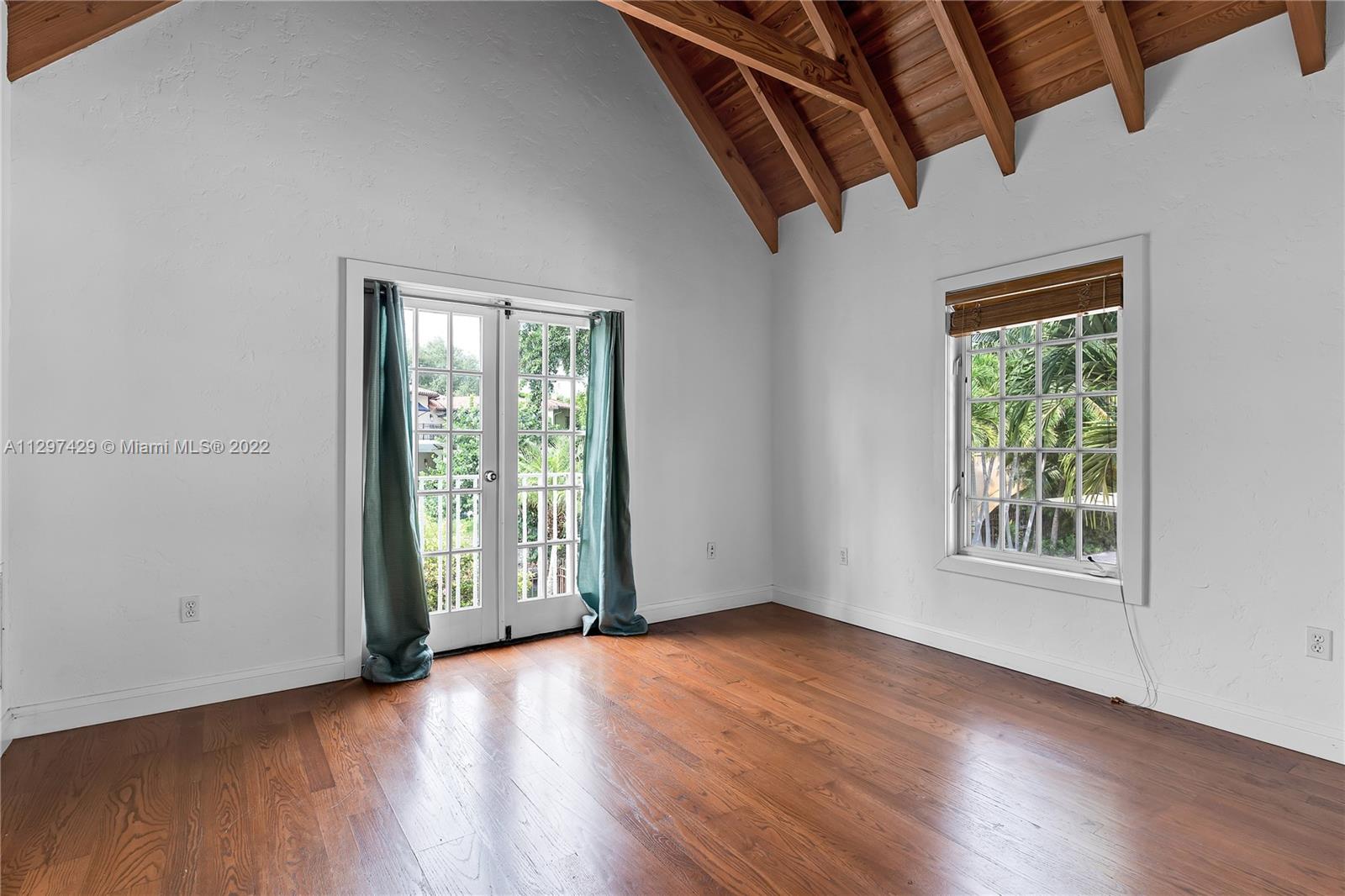 CORAL GABLES RIVIERA SEC - Residential