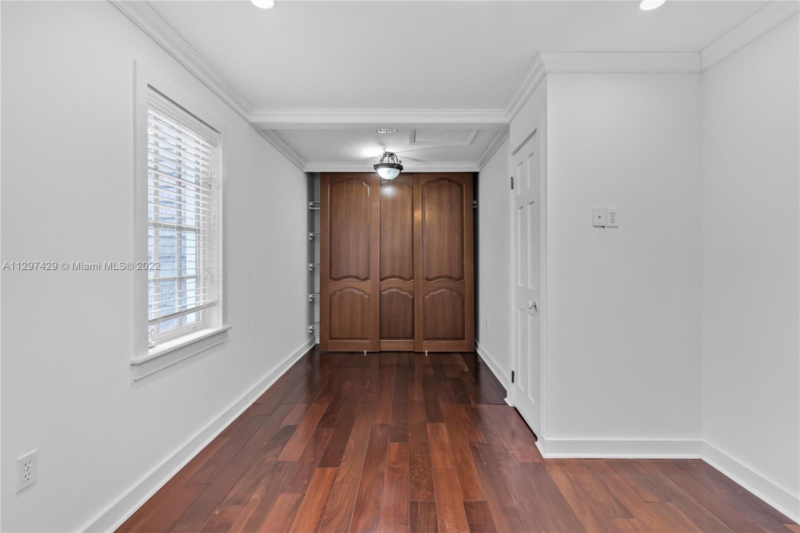 CORAL GABLES RIVIERA SEC - Residential