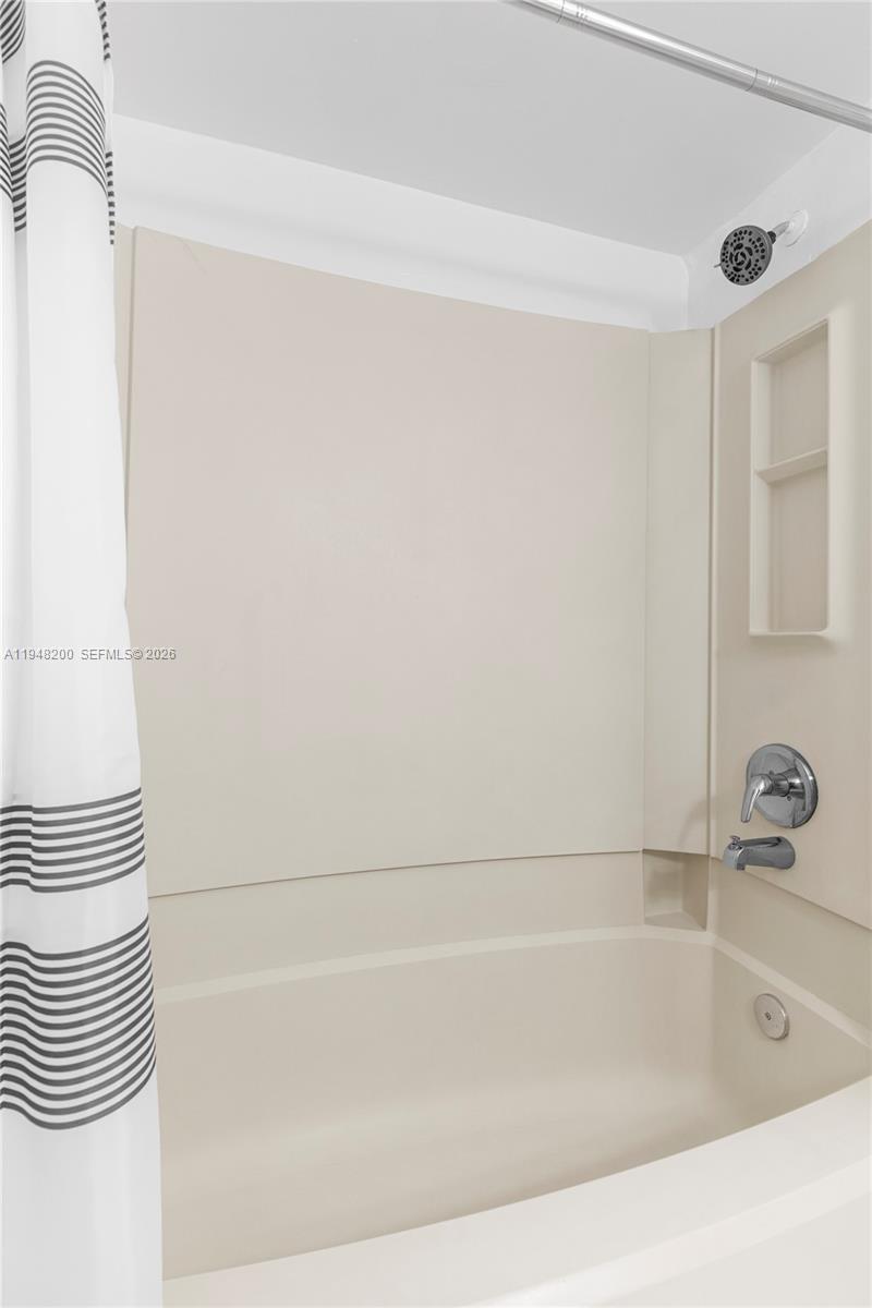 COURTYARDS AT DAVIE CONDO - Residential