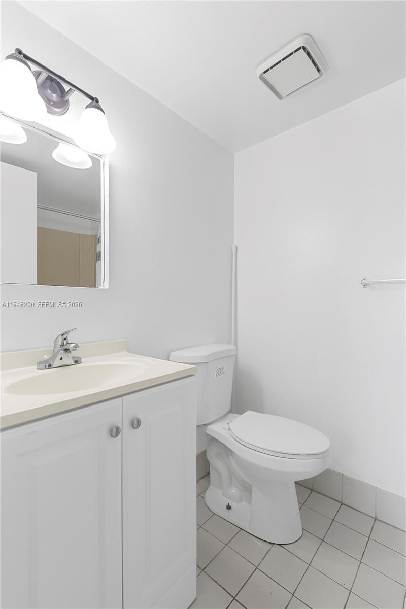 COURTYARDS AT DAVIE CONDO - Residential