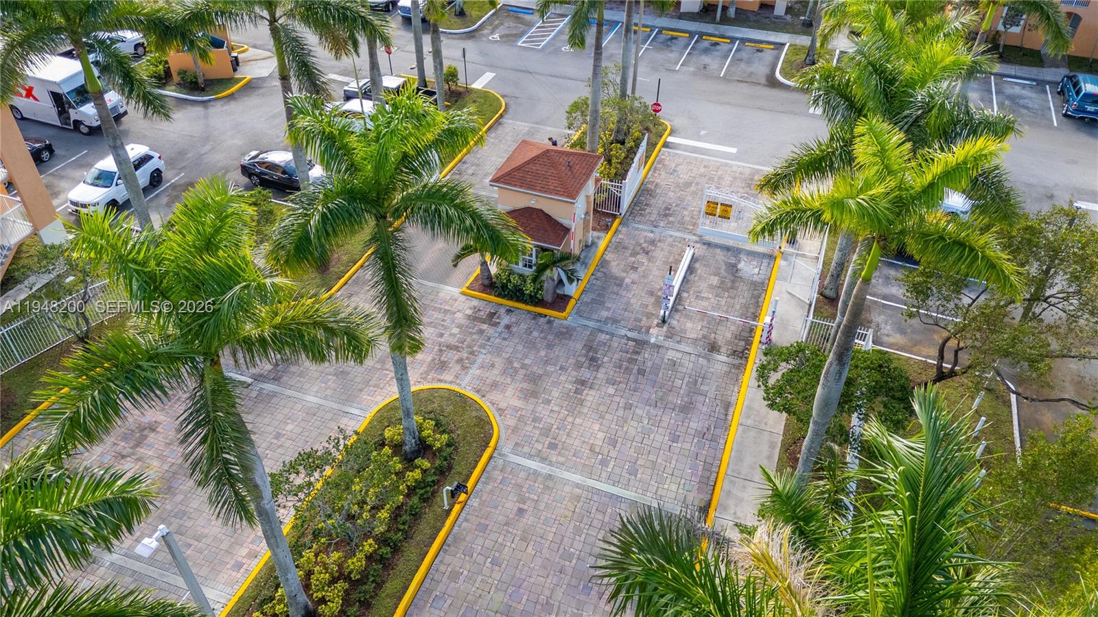 COURTYARDS AT DAVIE CONDO - Residential