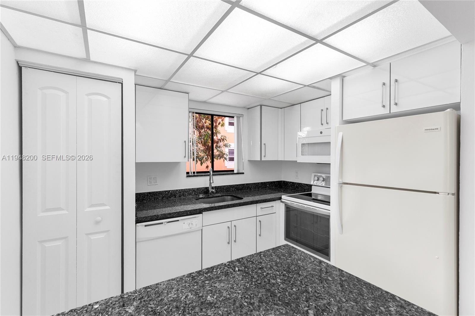 COURTYARDS AT DAVIE CONDO - Residential