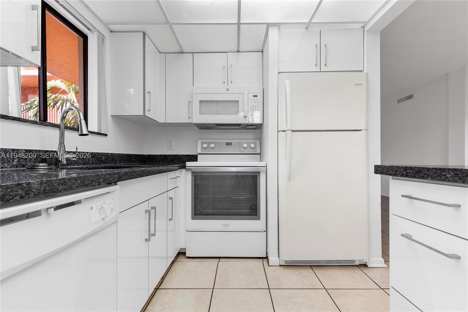 COURTYARDS AT DAVIE CONDO - Residential