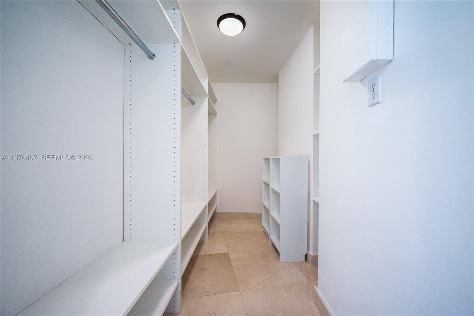 CARBONELL CONDO - Residential