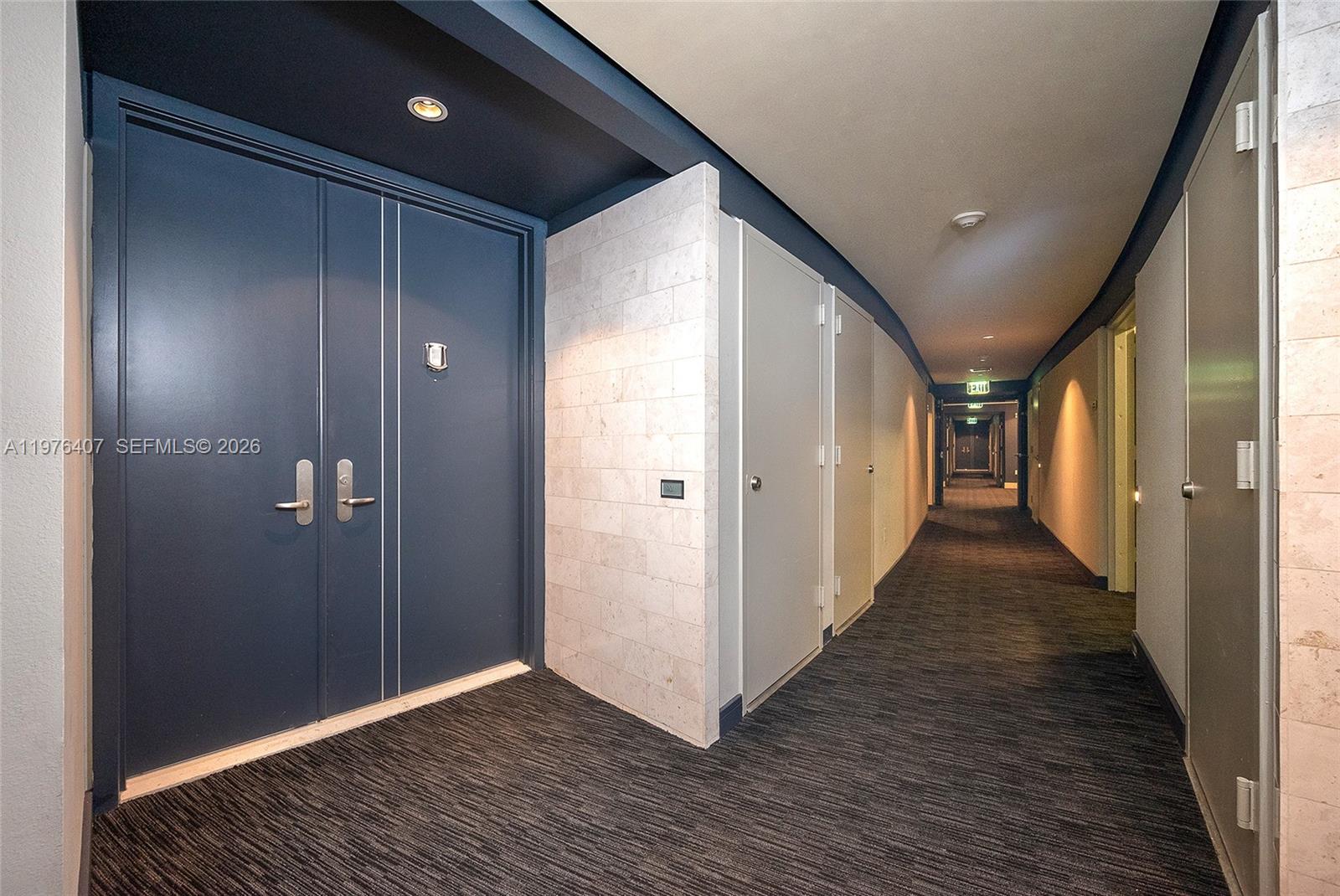 CARBONELL CONDO - Residential