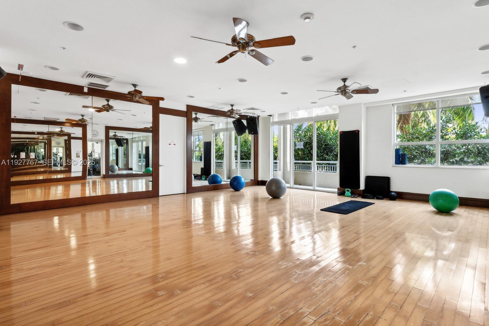 TURNBERRY ON THE GREEN - Residential