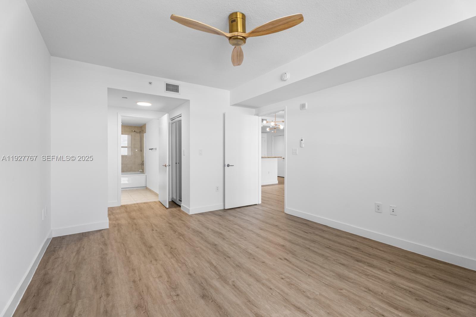 TURNBERRY ON THE GREEN - Residential