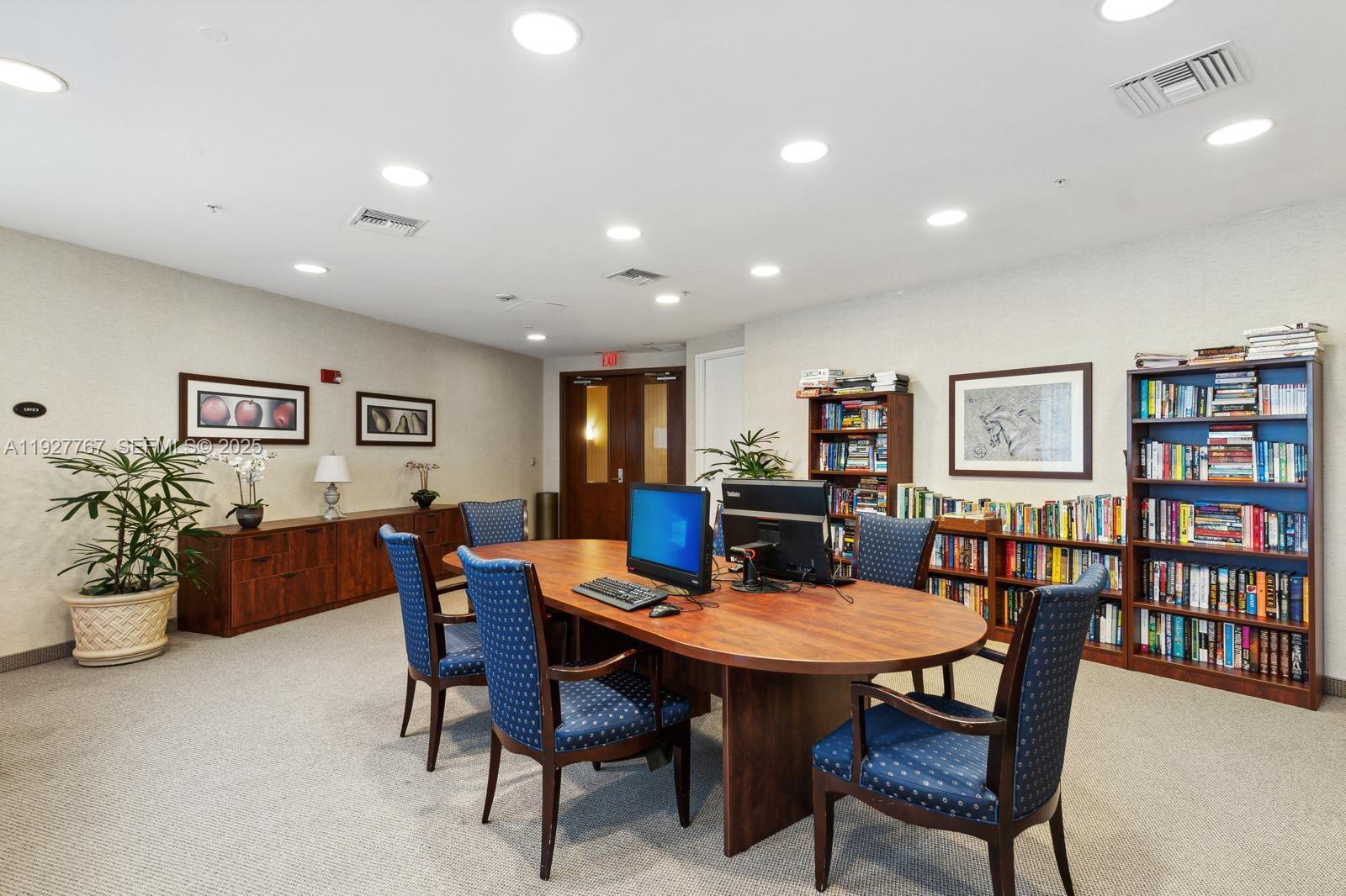 TURNBERRY ON THE GREEN - Residential