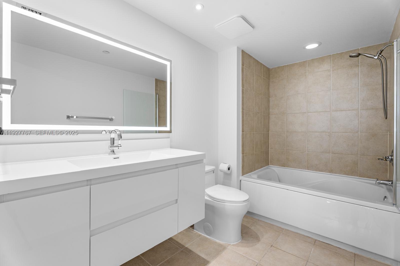 TURNBERRY ON THE GREEN - Residential