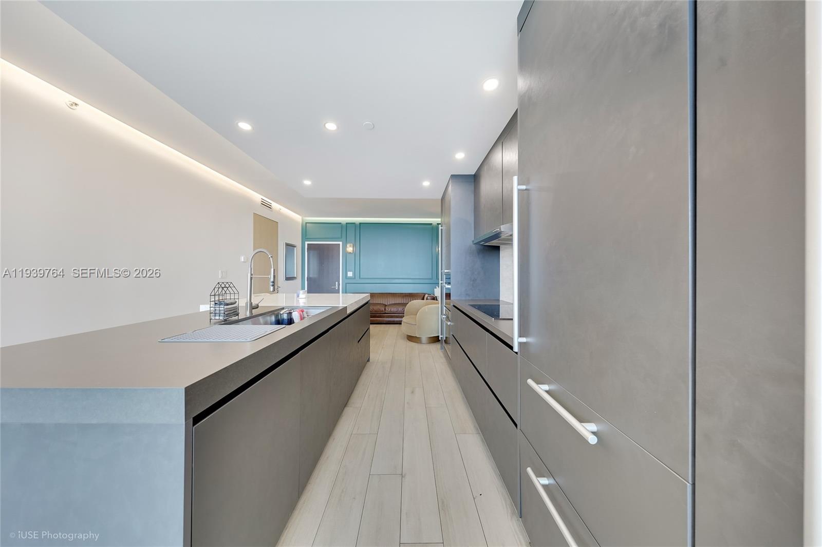 900 BISCAYNE BAY CONDO - Residential