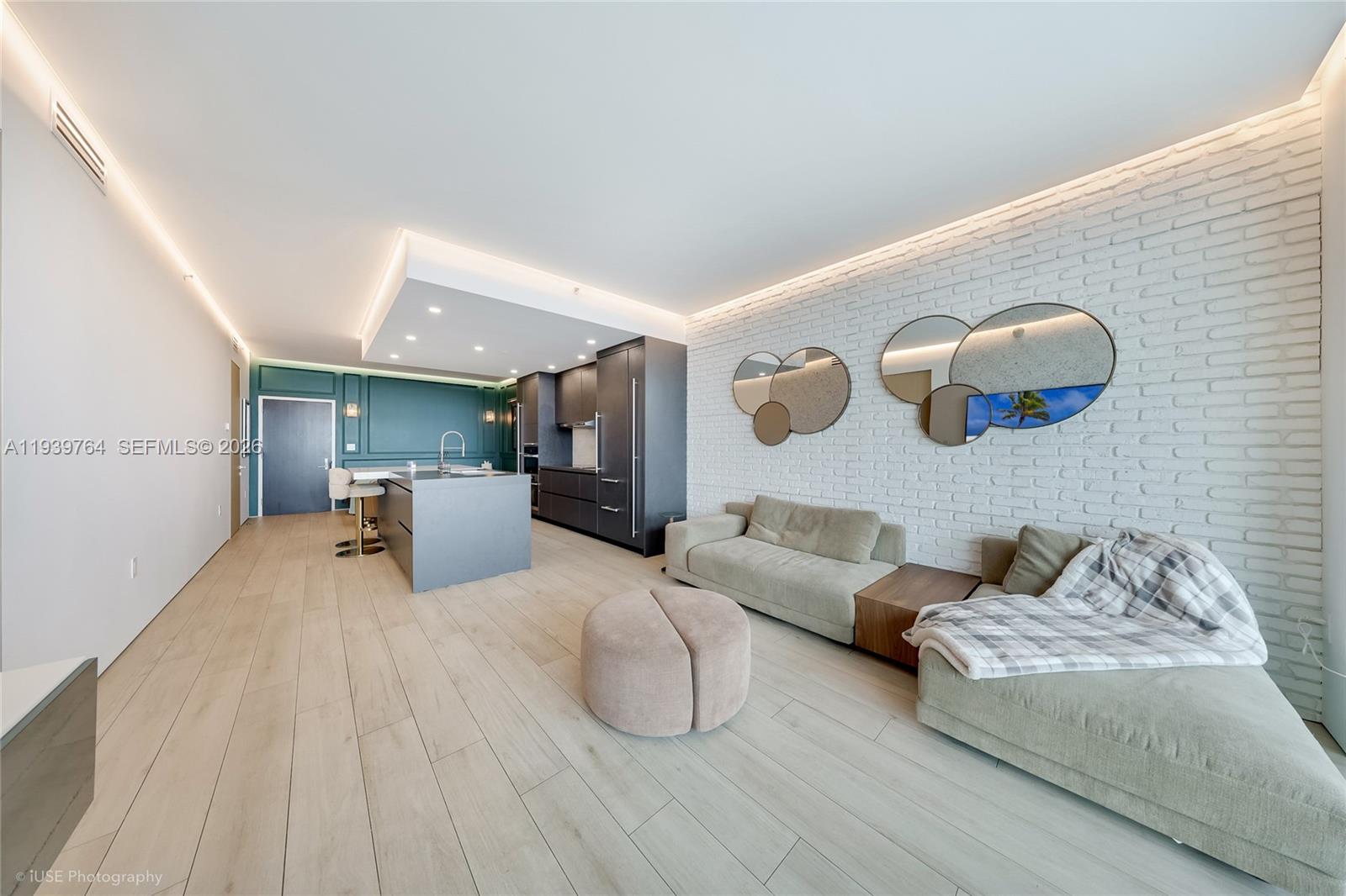 900 BISCAYNE BAY CONDO - Residential