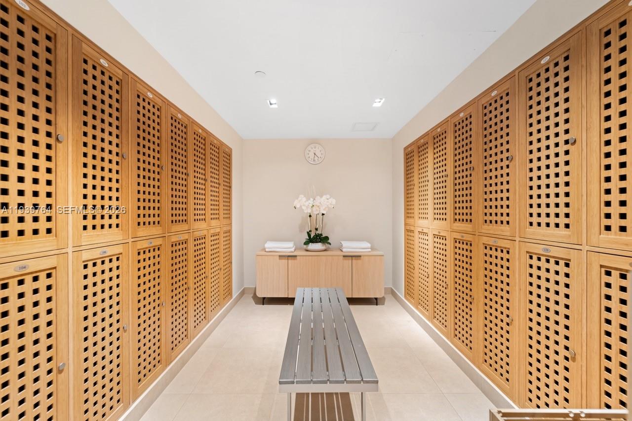 900 BISCAYNE BAY CONDO - Residential