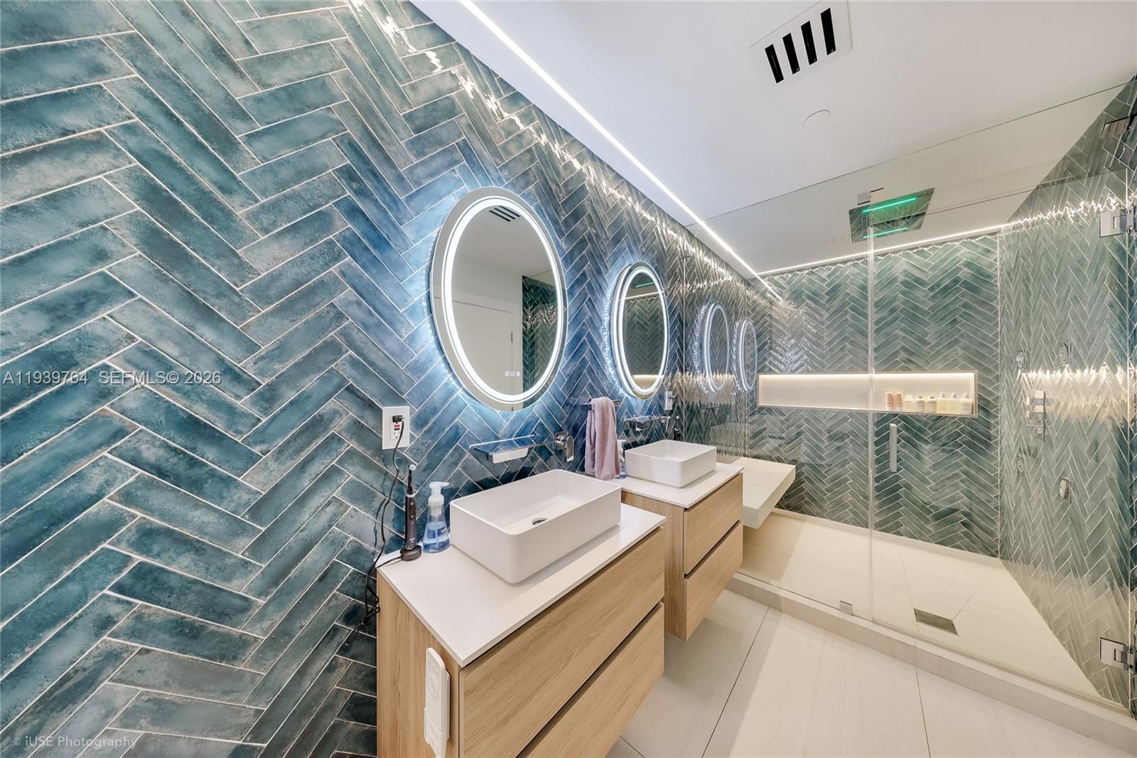 900 BISCAYNE BAY CONDO - Residential