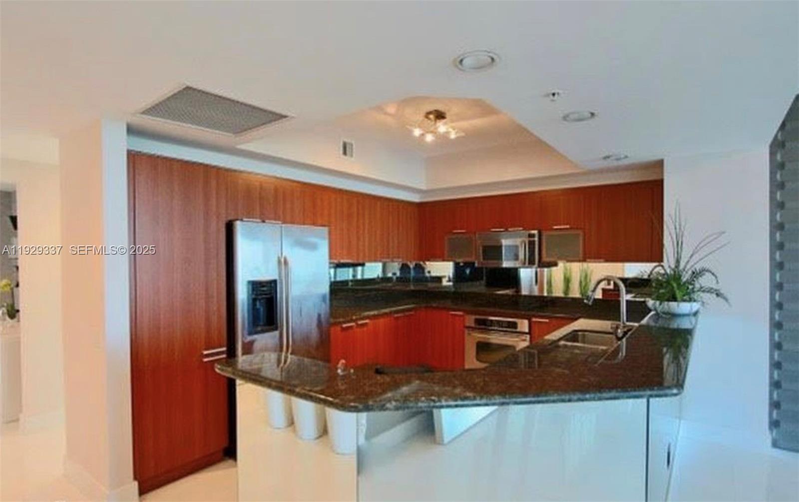 THE OAKS I CONDO - Residential Lease