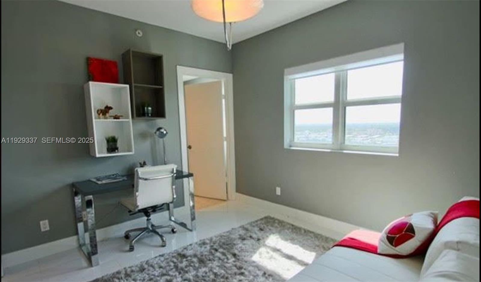 THE OAKS I CONDO - Residential Lease