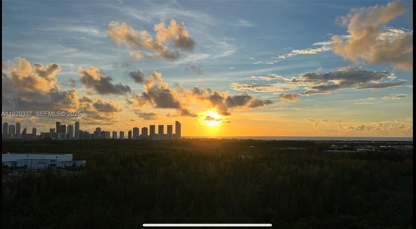 THE OAKS I CONDO - Residential Lease