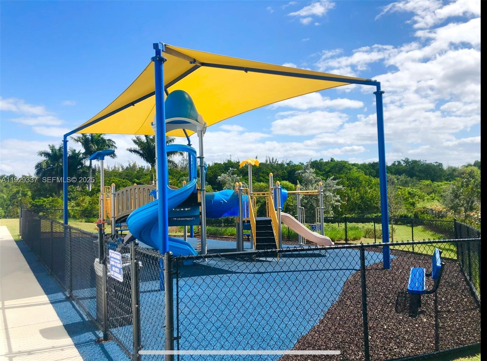 THE OAKS I CONDO - Residential Lease