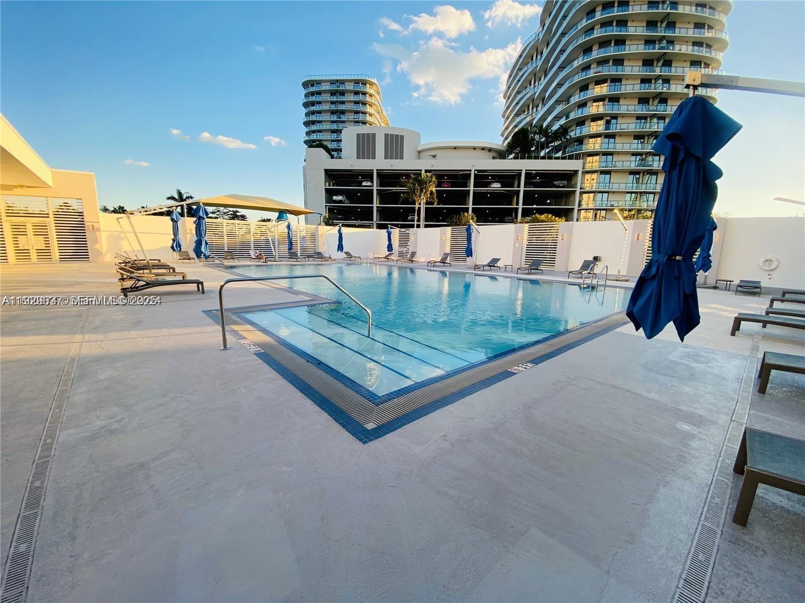 THE OAKS I CONDO - Residential Lease