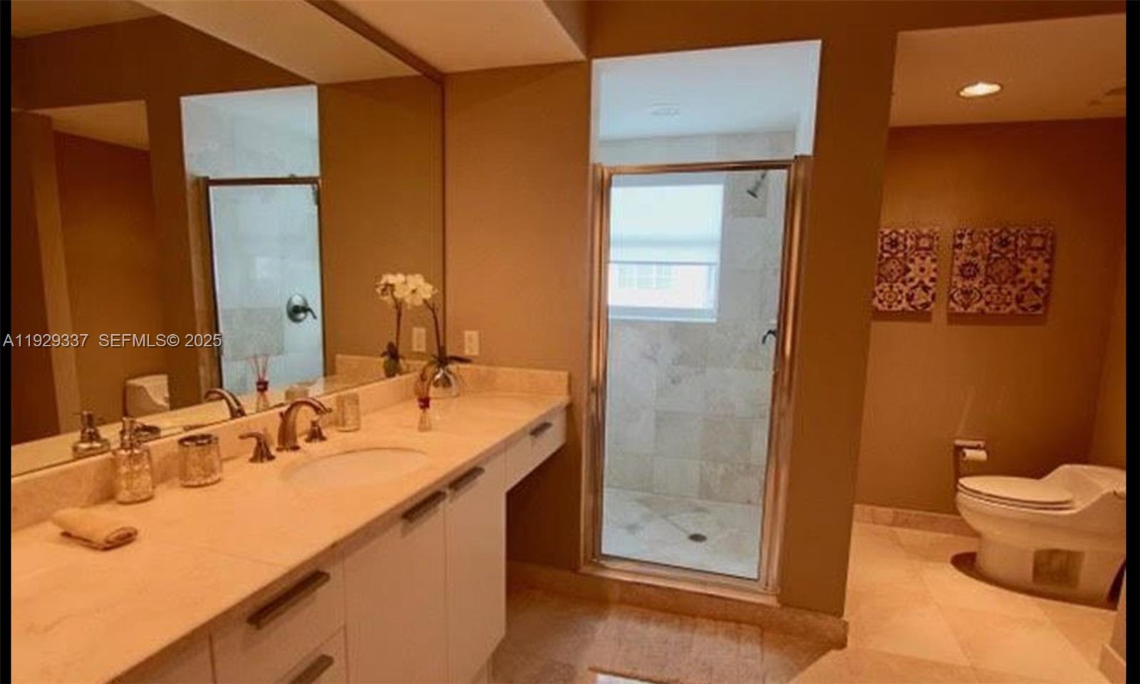 THE OAKS I CONDO - Residential Lease