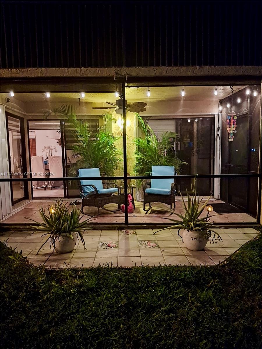 LAKESHORE CONDO 11 - Residential