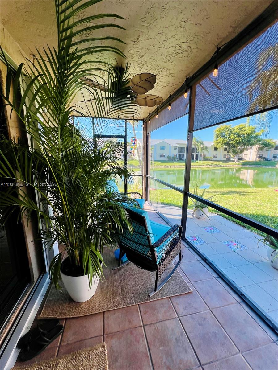 LAKESHORE CONDO 11 - Residential