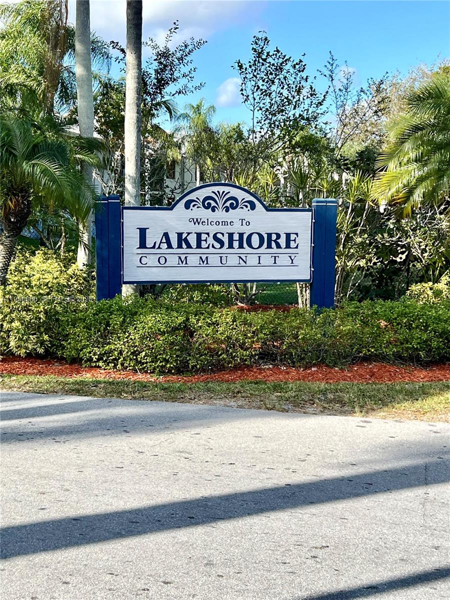 LAKESHORE CONDO 11 - Residential